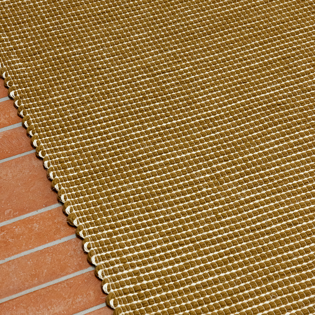 Frame Mustard Rug | Size: 140 × 200 cm