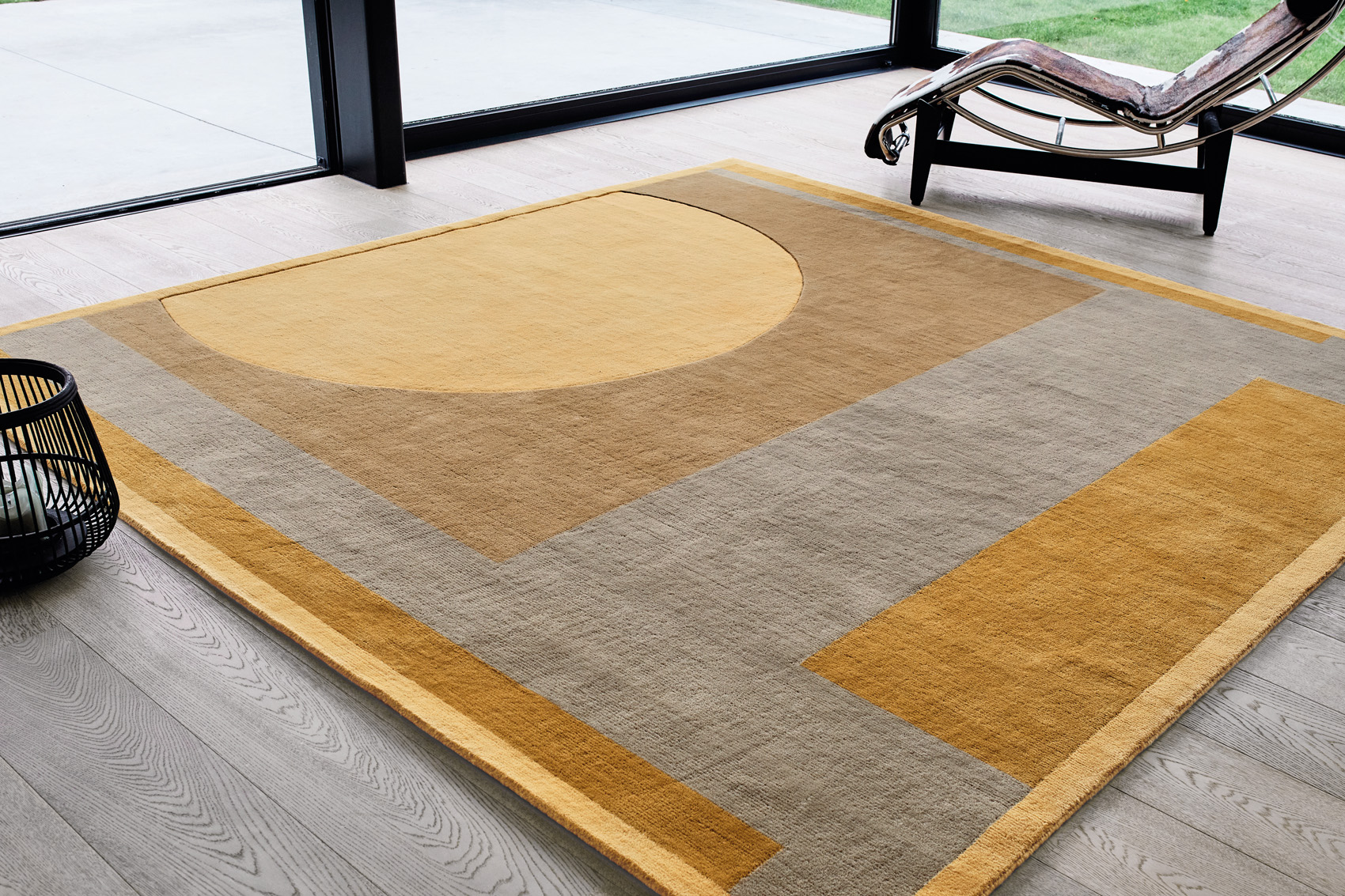 Gong Rug | Size: 250 × 250 cm