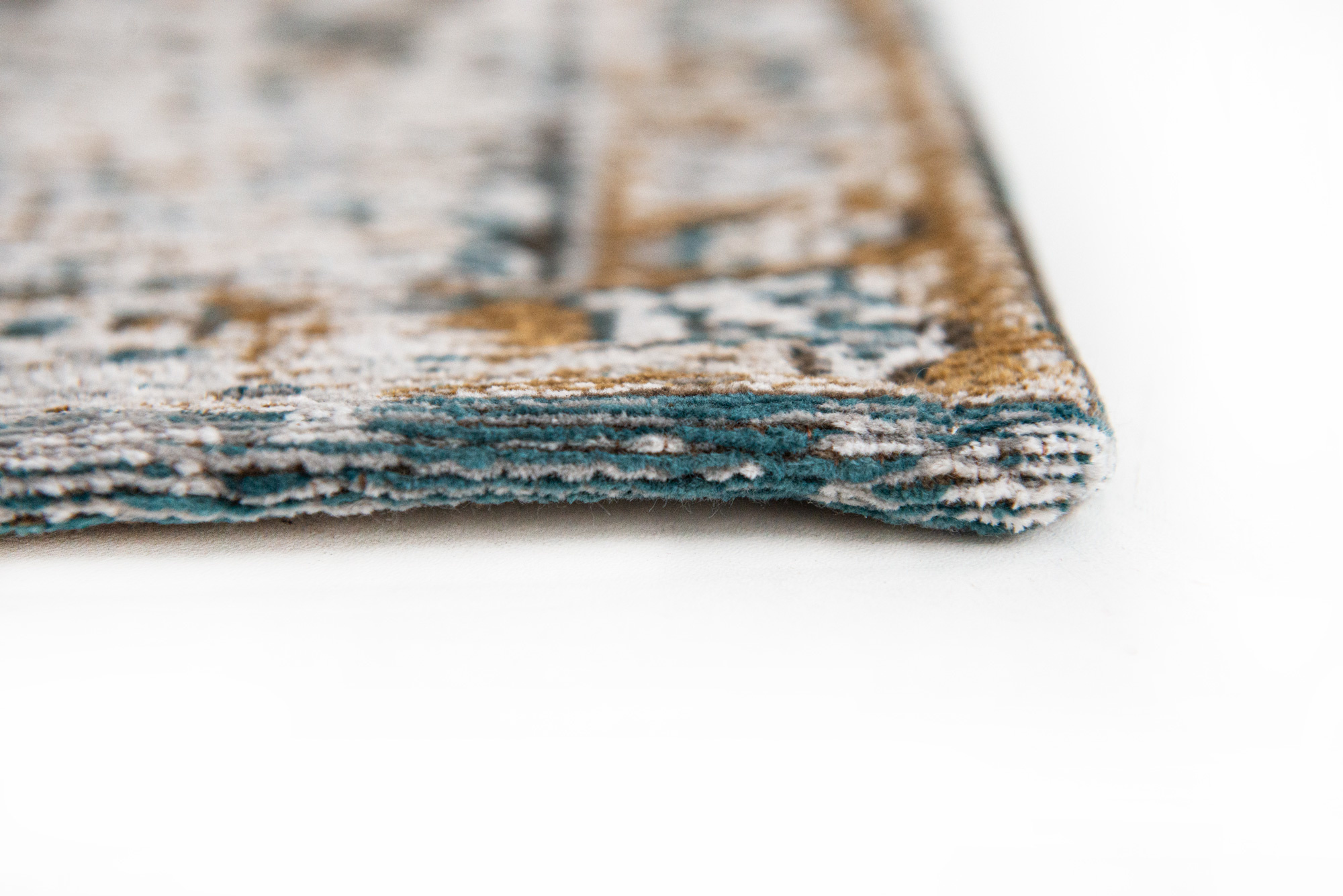 Fener Rug | Size: 240 × 340 cm