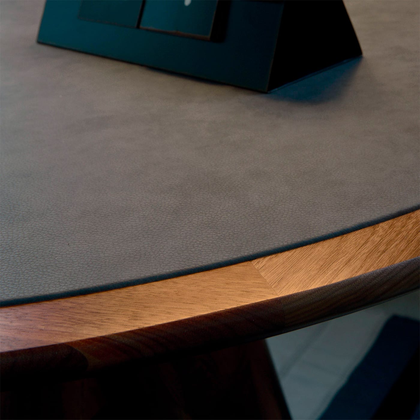 Convivio Dining Table