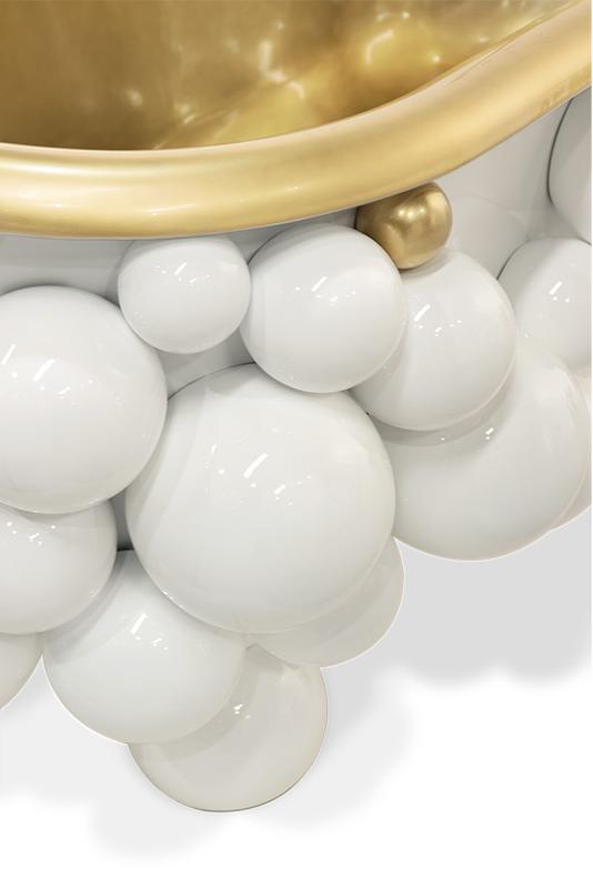 Gravity Bathtub