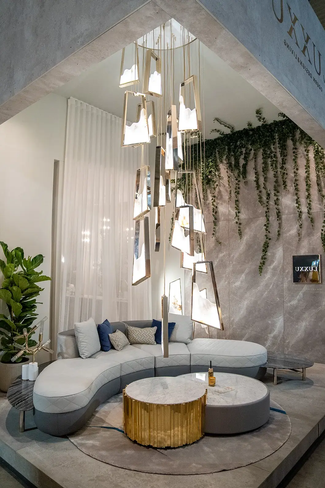 Grand Aura Chandelier - 15