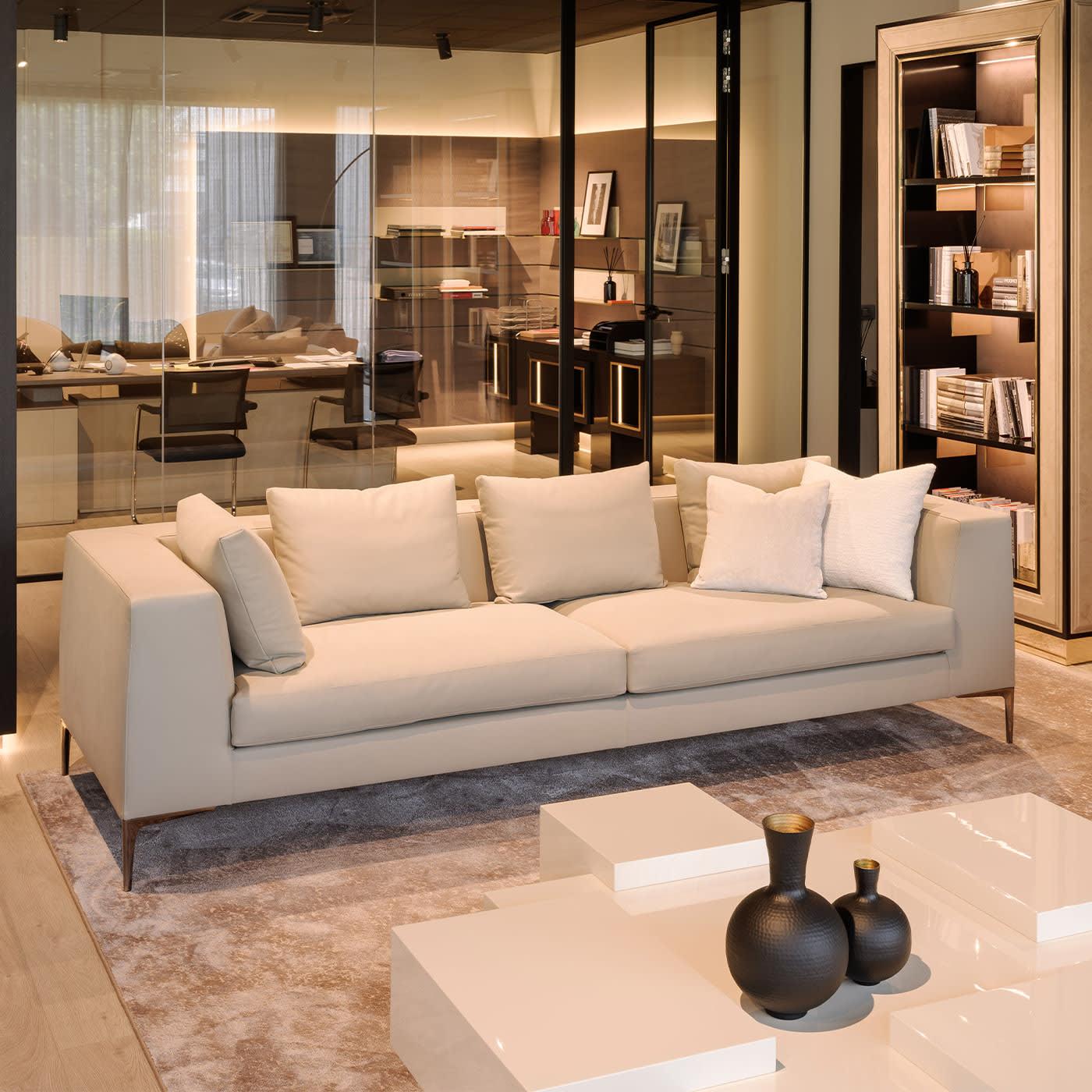 Meredith Handcrafted Italian Sofa | Dimensions: W 190 cm | Upholstery: Fabric