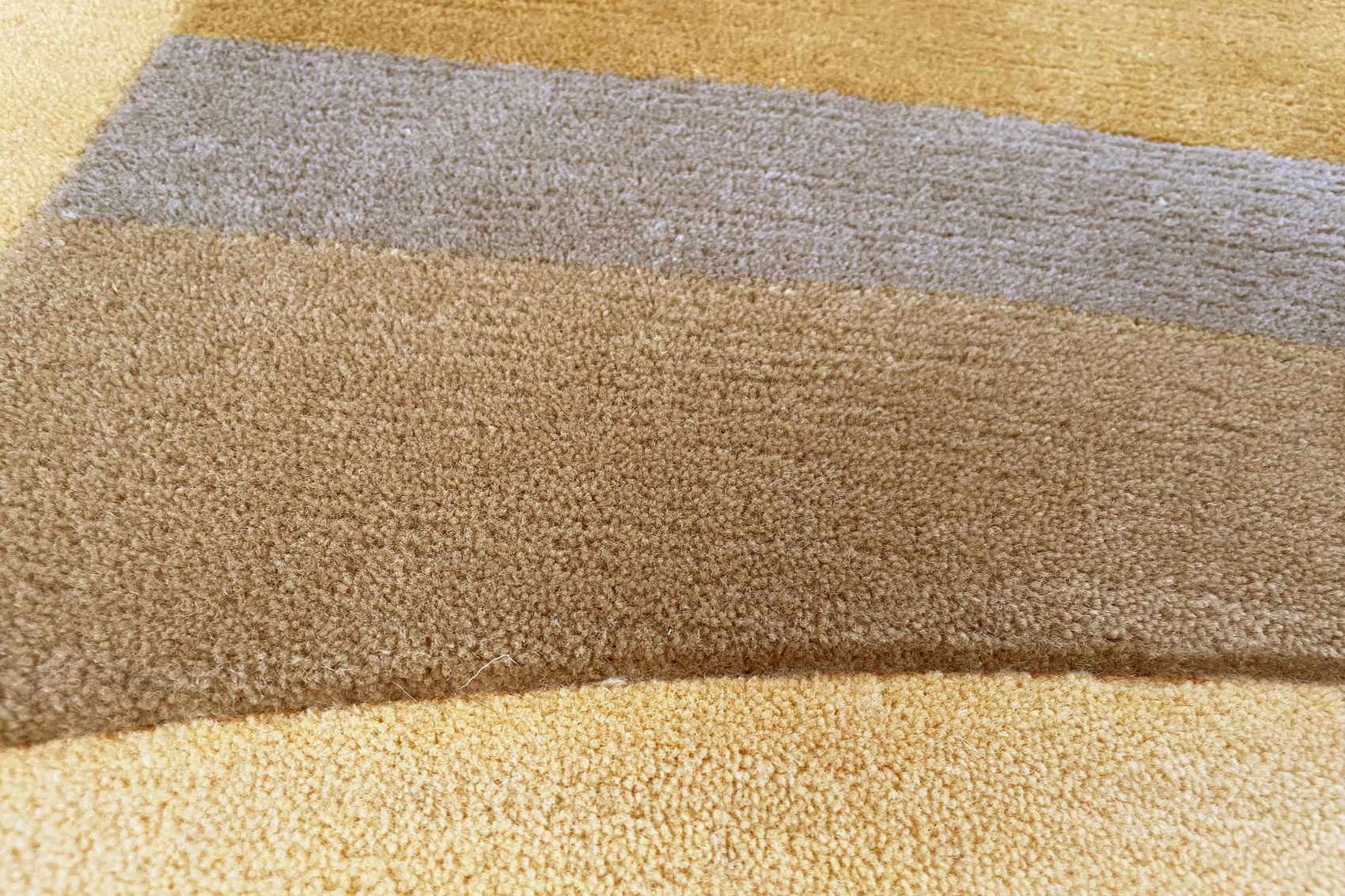Gong Rug | Size: 250 × 250 cm