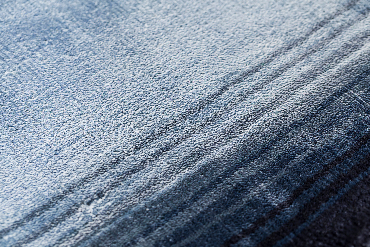 Artic Viscose Rug | Size: 200 × 300 cm