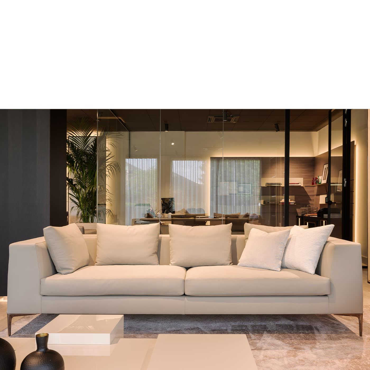 Meredith Handcrafted Italian Sofa | Dimensions: W 190 cm | Upholstery: Fabric