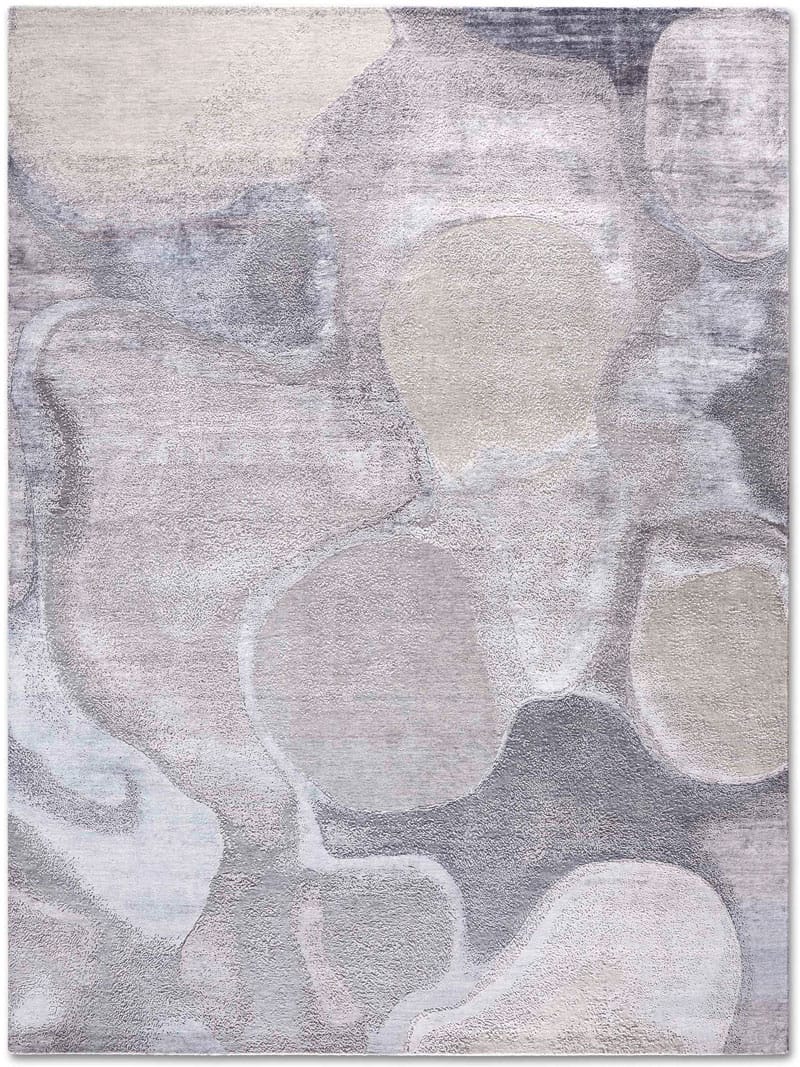 Silver Rug | Size: 274 × 365 cm
