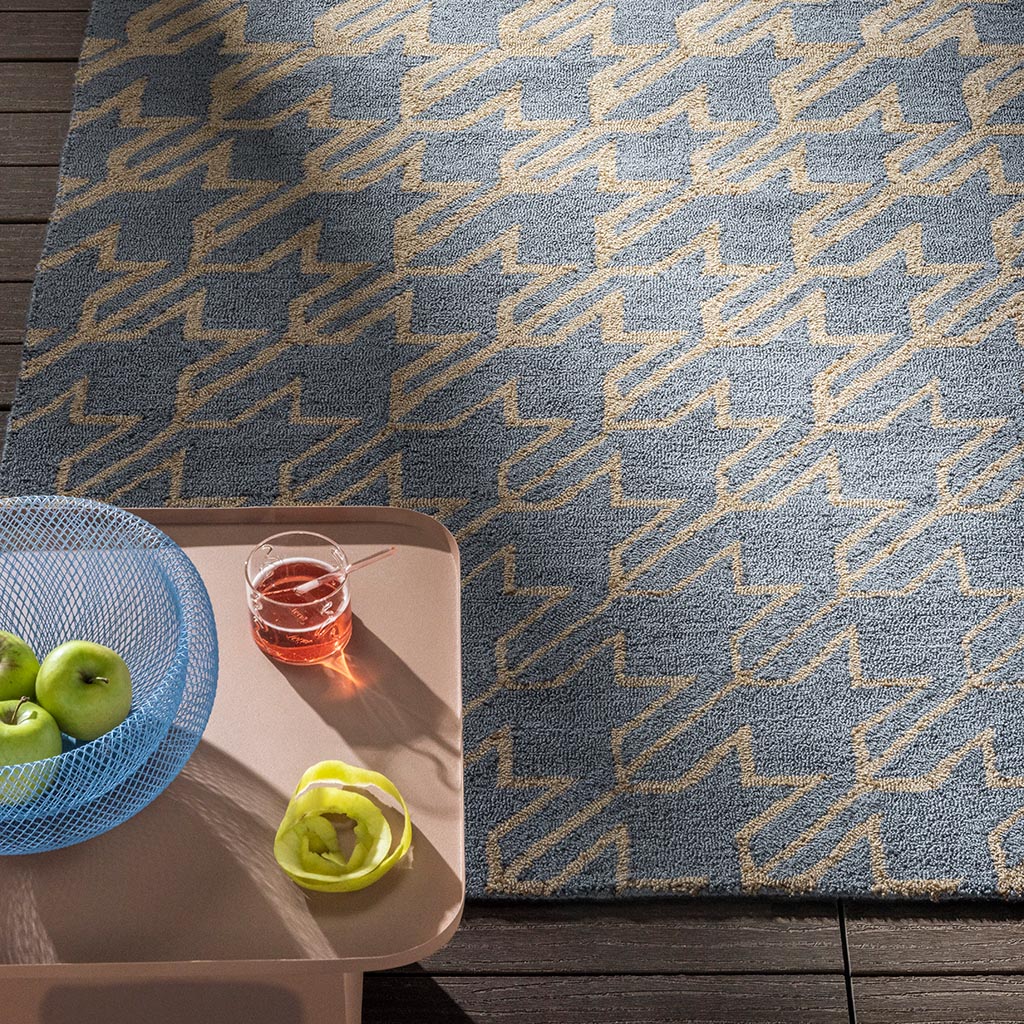 Houndstooth Washed Blue Outdoor Rug | Size: 250 × 350 cm
