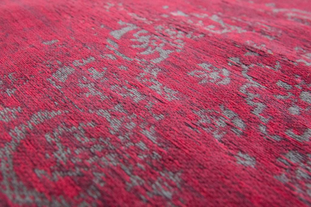 Vintage Style Scarlet Rug | Size: 140 × 200 cm