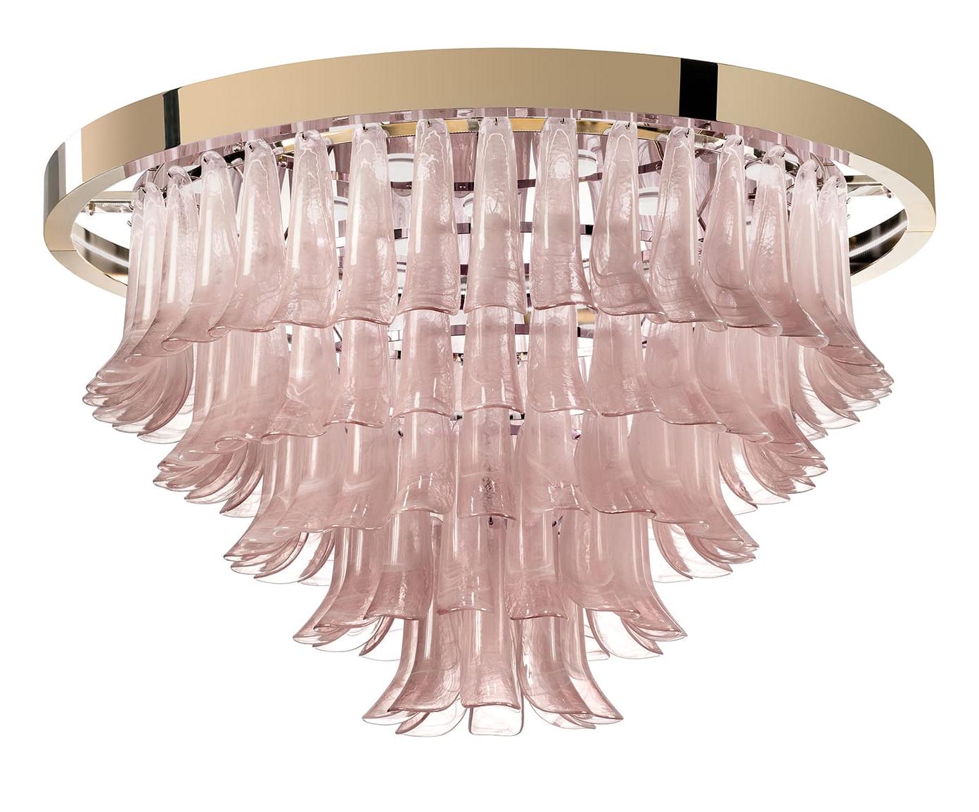 ثريا بأوراق زجاجية وردية