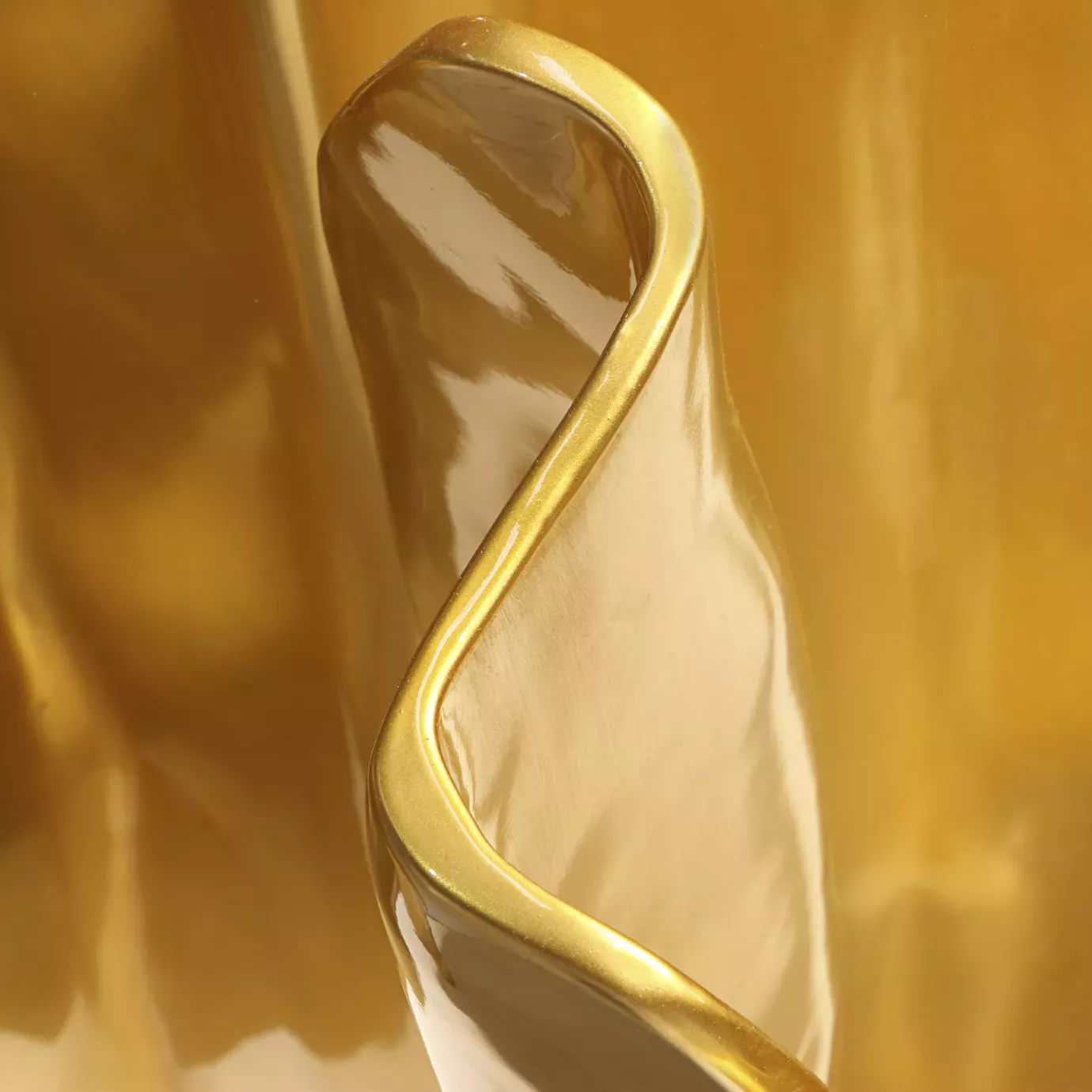 طاولة طعام «أوبسكيورا»