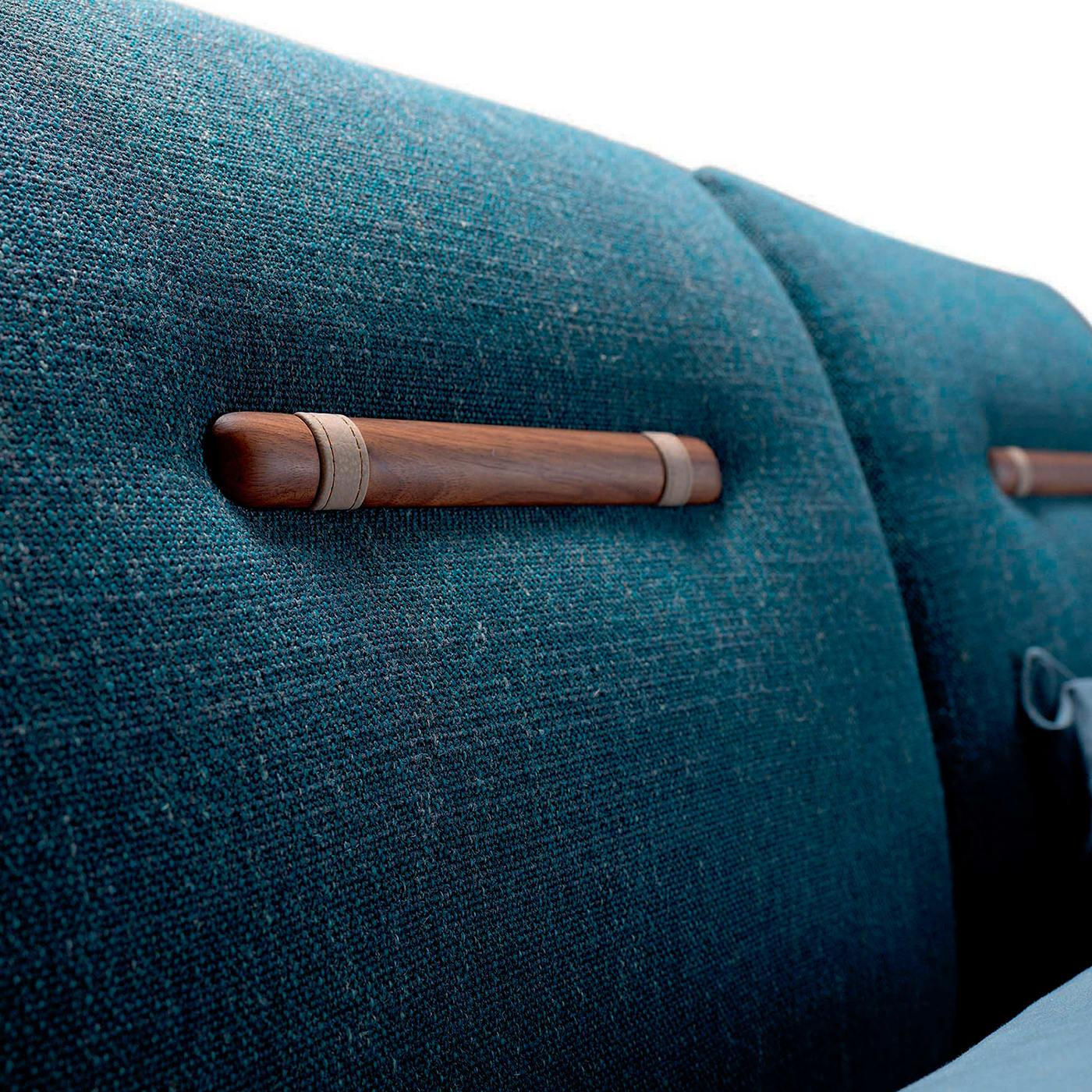 Smusso Bed | Color: Linen BEL-LIN0 G077 02