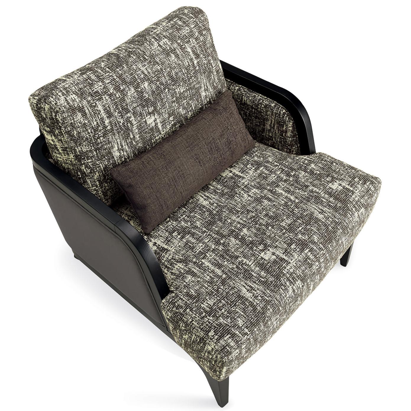 كرسي بذراعين ديلان | التكوين: Without Cushion كرسي بذراعين ديلان | التكوين: Without Cushion