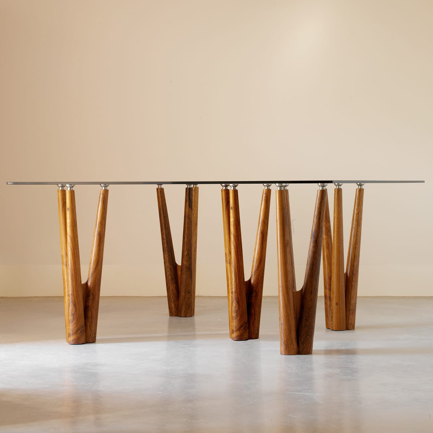 Gaudì Round Table