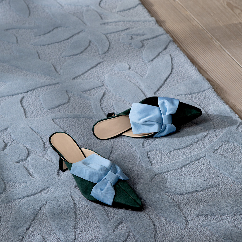 Cleavers Rug | Size: 250 × 350 cm