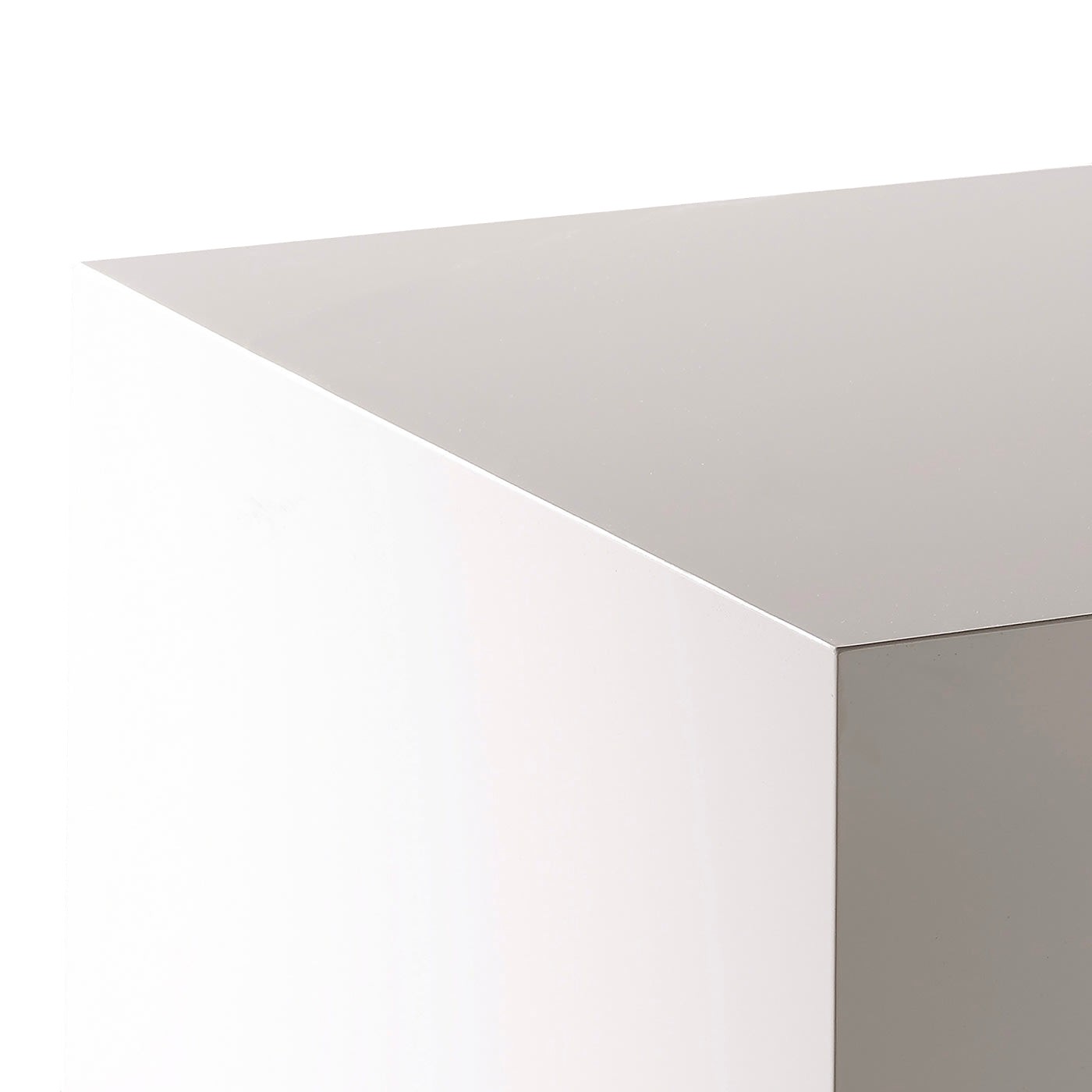 Cadeau Italian Pedestal