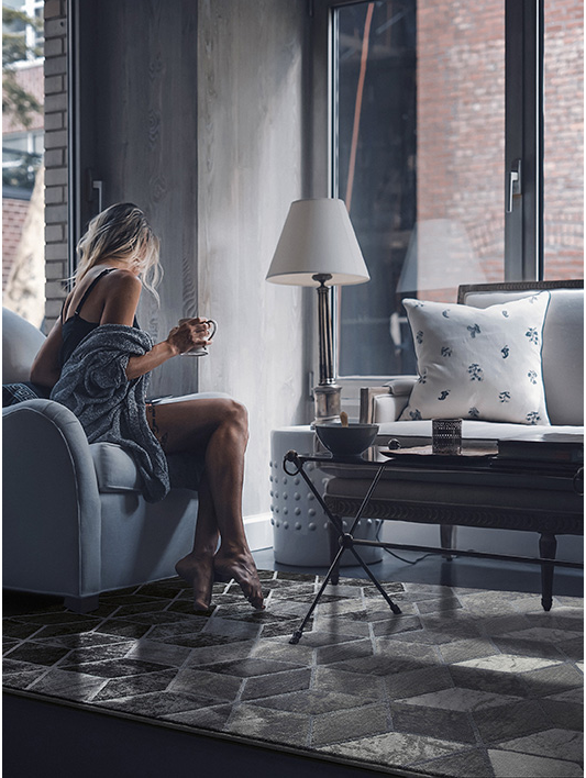 سجادة رمادية هندسية | المقاس: 120 × 170 cm