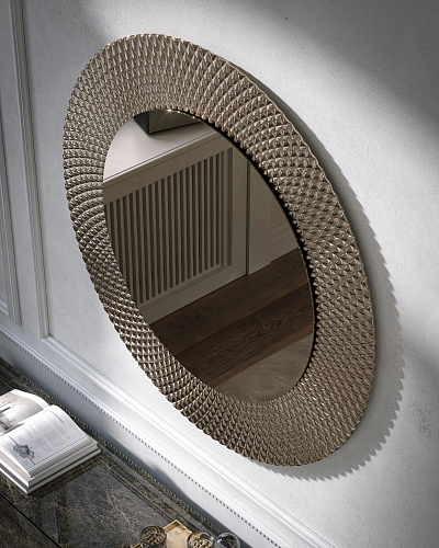 Pitti Mirror