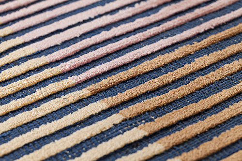 سجادة «فيسكوز لاينز»