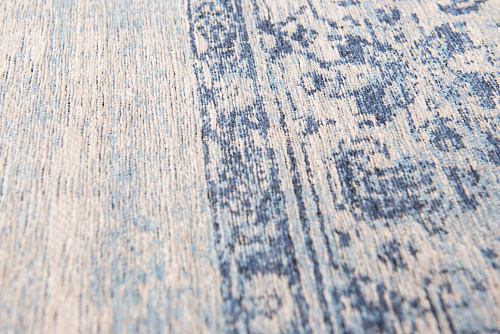 سجادة «إطار أزرق»