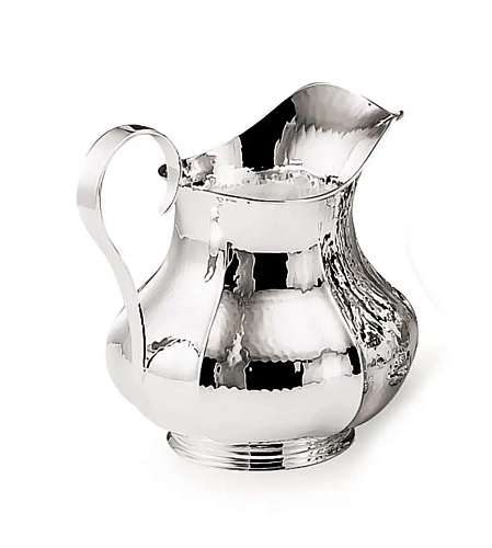 إبريق «رويال» مطروق