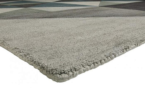 سجادة «تراينغلز» متعددة ملبّدة يدويًا