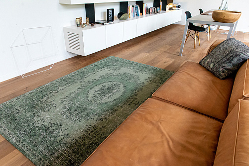 سجادة «إيستي» خضراء